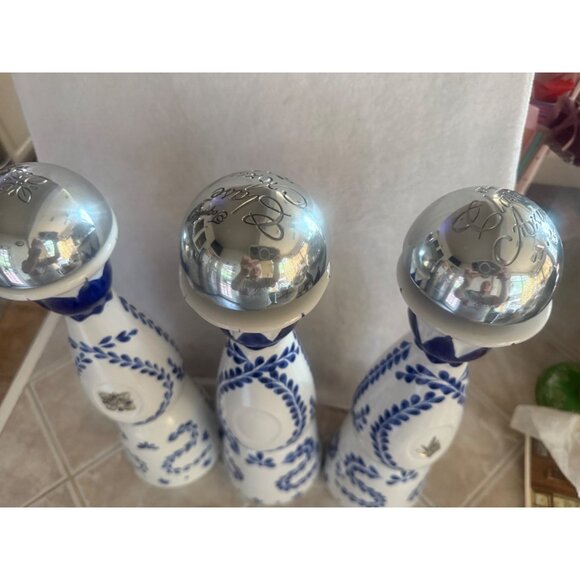 Clase Azul Tequila Bottle Trio Blue & White Ceramic With Silver Stopper 15" EMP - Picture 5 of 9
